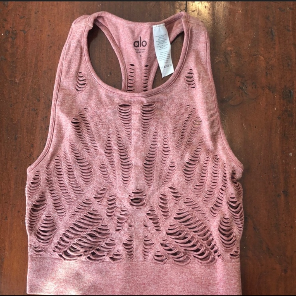 NWOT ALO Yoga Vixen Crop Top
